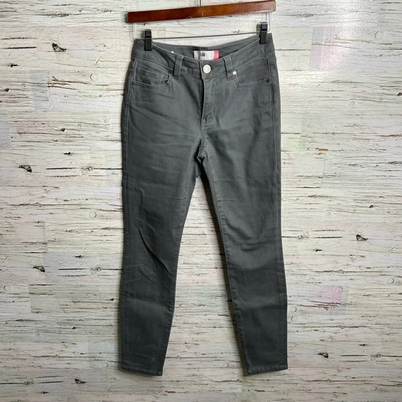 Cabi High Skinny Gray  Wash Smoked Pearl Jeans Size 2 - Picture 1 of 8